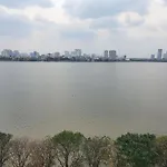 Lakeside Retreat - Tay Ho